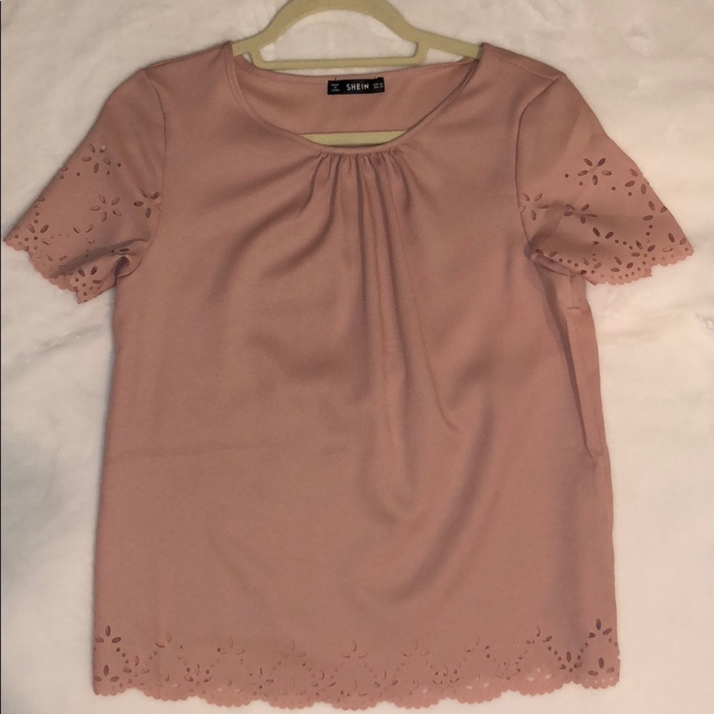pink top